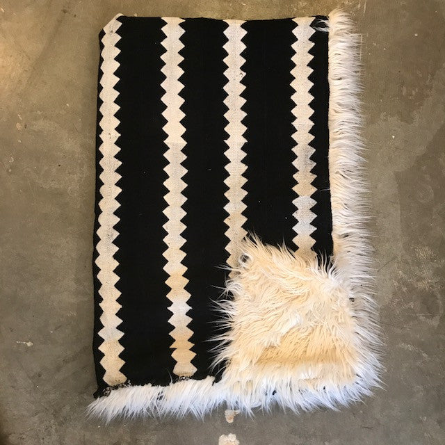 One a kind Throws