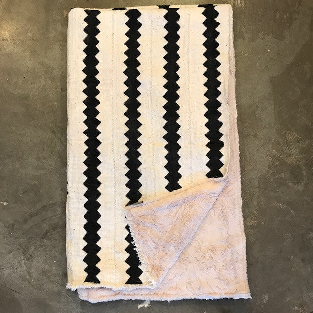 One a kind Throws